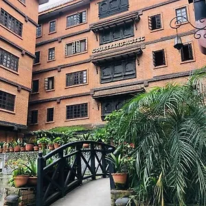 Otel Courtyard Pujan